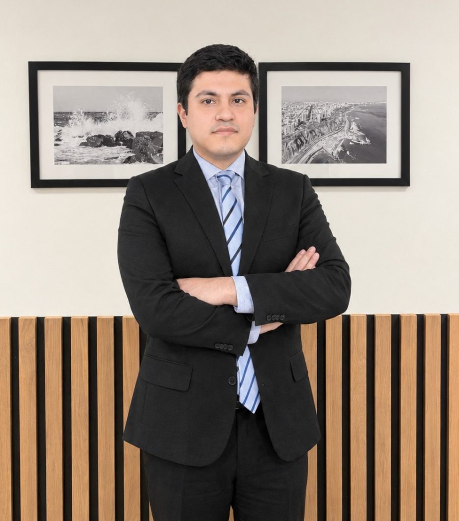 Retrato profesional de Miguel Rosas